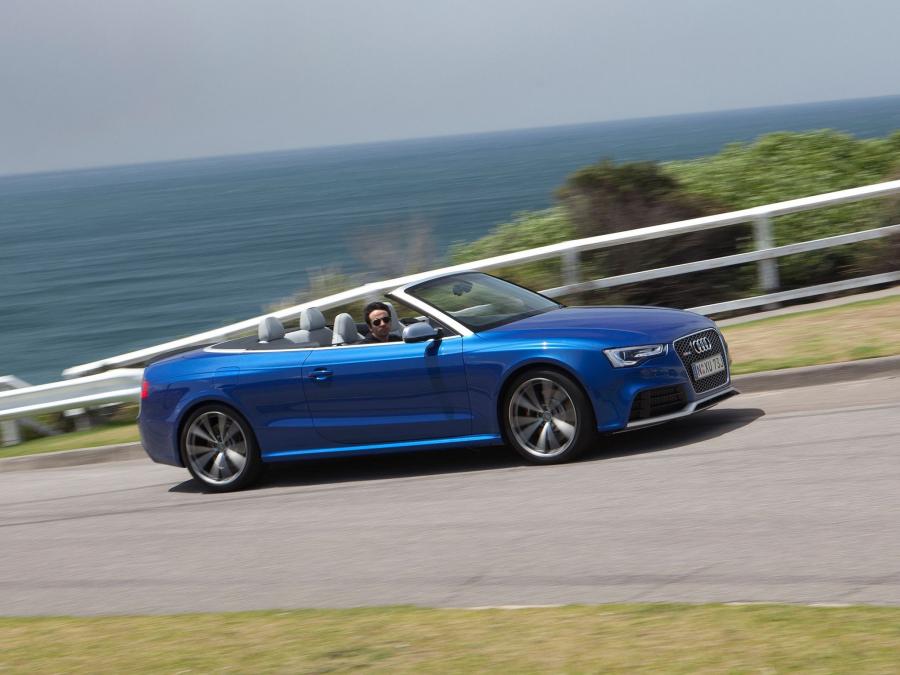  Audi RS5 Cabriolet 2013 года  (AU) (фото 8 из 19)